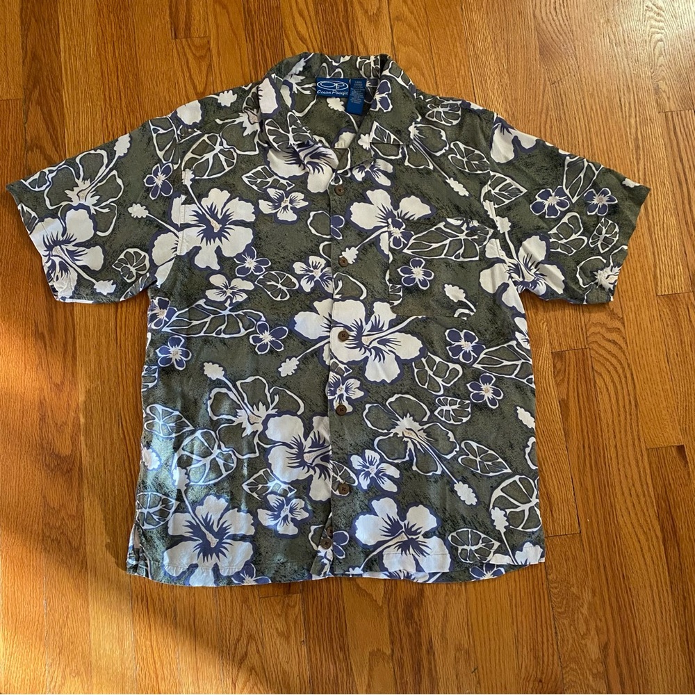 OP vintage floral Hawaiian 🌺 shirt, size L